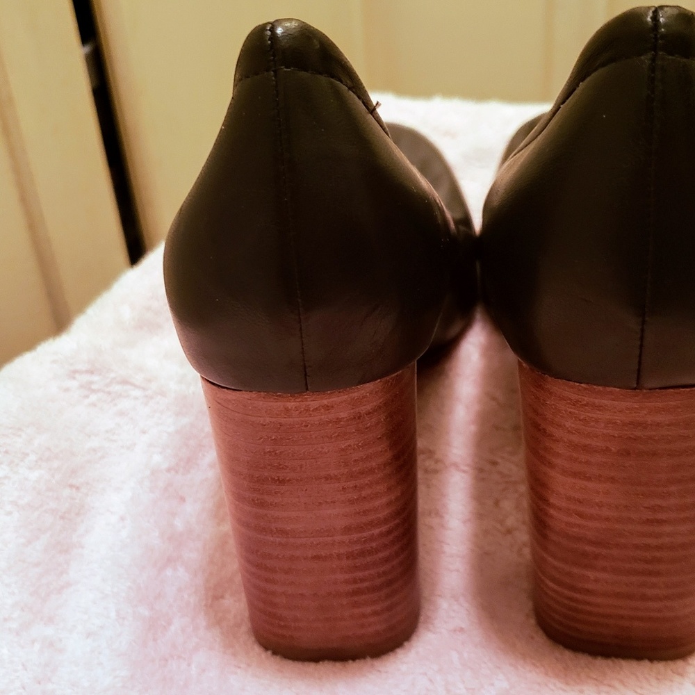 (Price Drop)! Clarks Grace Eva Pump (Black)